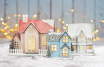 Medium Snowy Pink Glitter House w/ LED