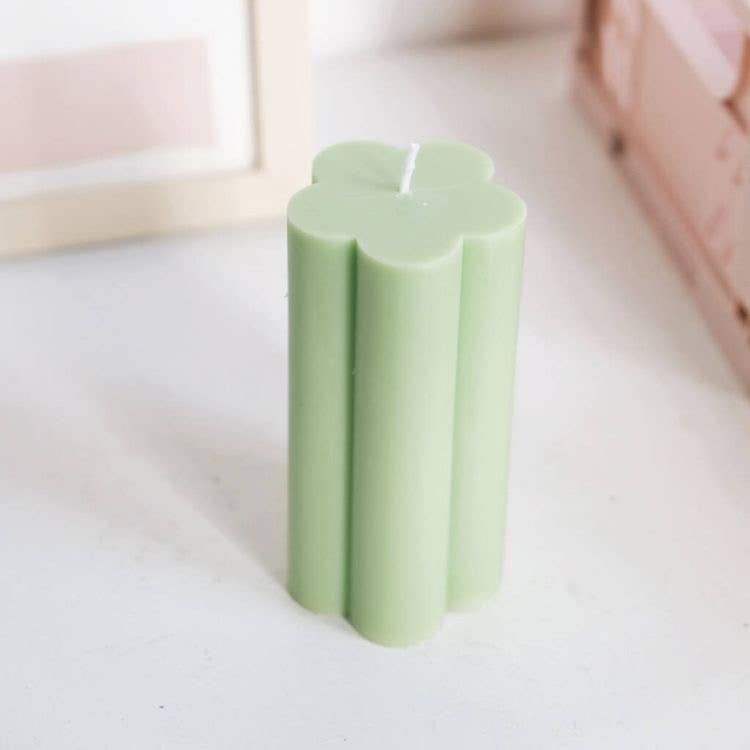 Flower Pillar Candle: Non scented